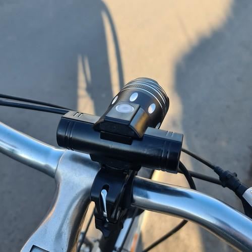Set stop si far pentru bicicleta, 2xCREE LED XM-L T6, 3/7 moduri iluminare, aluminiu si plastic, incarcare USB, 7.5x8.5x9.5 cm, Trizand