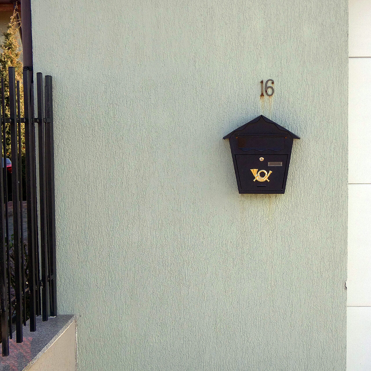 Postaláda, fekete, 37x10x37 cm, Romantikus