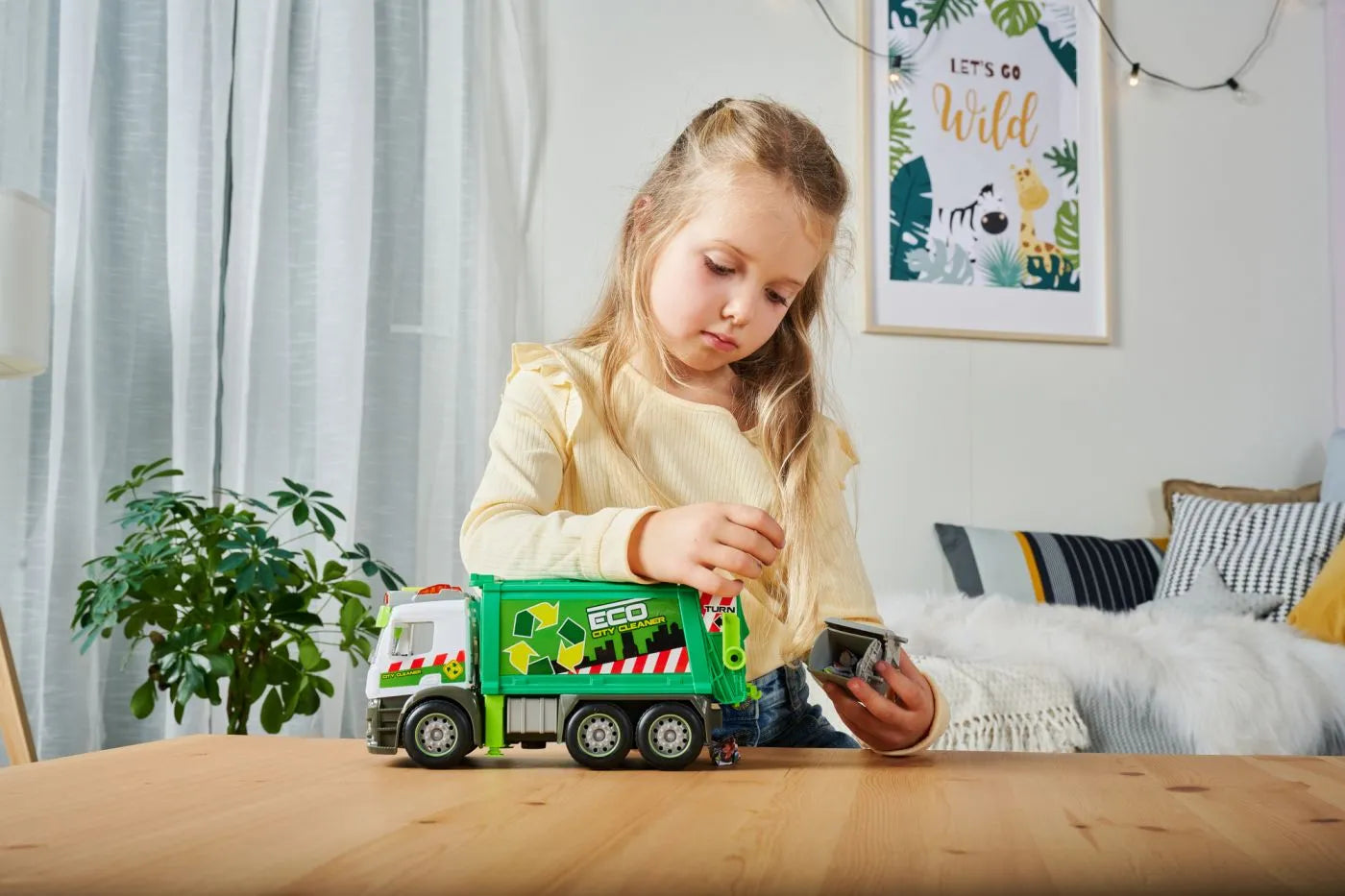 Dickie kukásautó hangokkal és fényekkel 26 cm