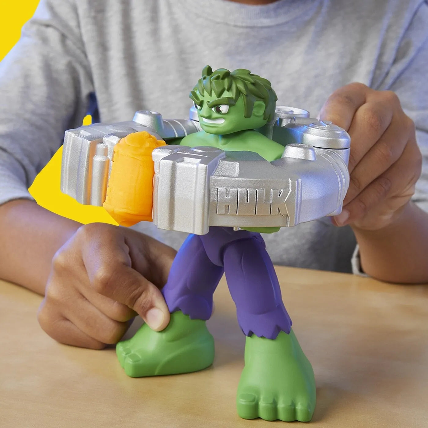 Play-Doh Marvel szett Hulk megüt és összetör