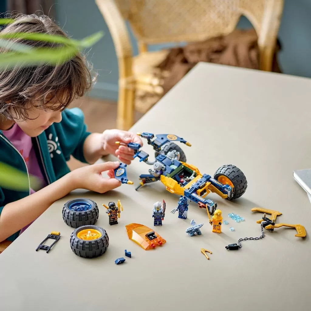 Lego ninjago vehiculul de teren ninja al lui arin 71811