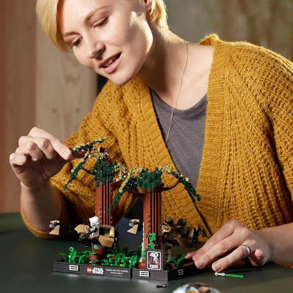 Lego Star Wars Endor Speeder üldözés dioráma 75353