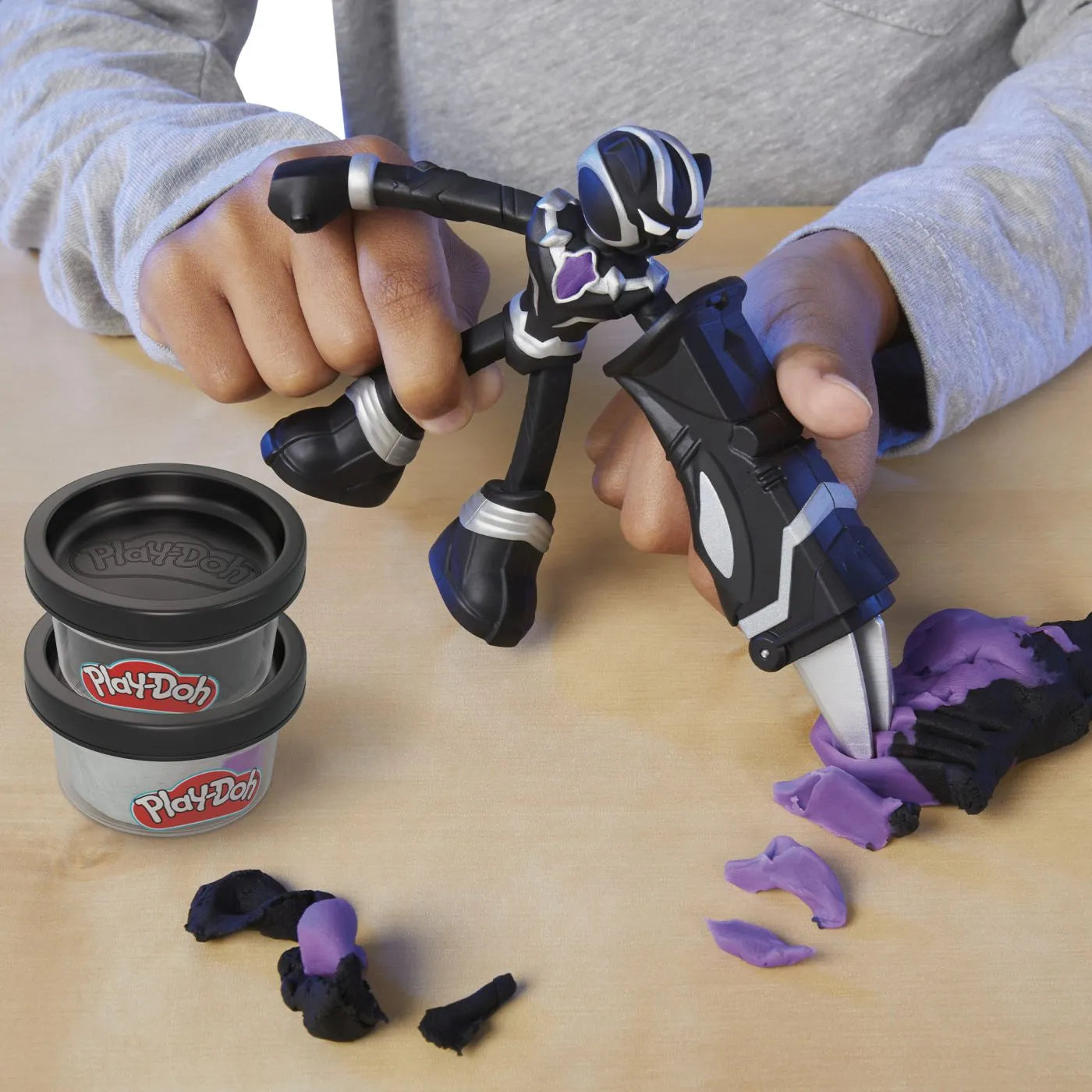 Play-Doh Marvel flexibilis figura kiegészítőkkel Fekete Párduc 10cm
