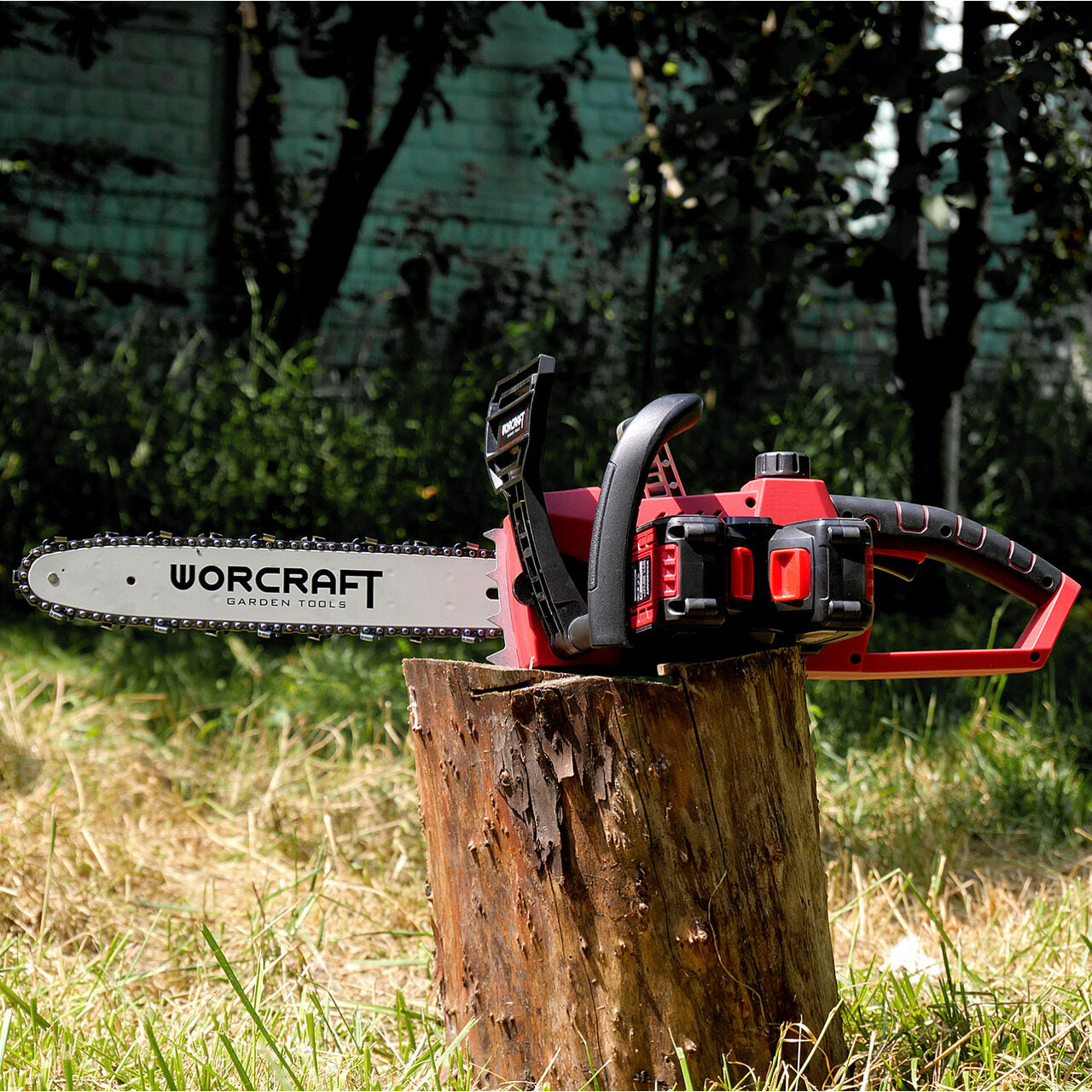 Elektromos láncfűrész 2x 4 Ah akkumulátorral, 20 V Li-ion, 35 cm, töltővel, Worcraft