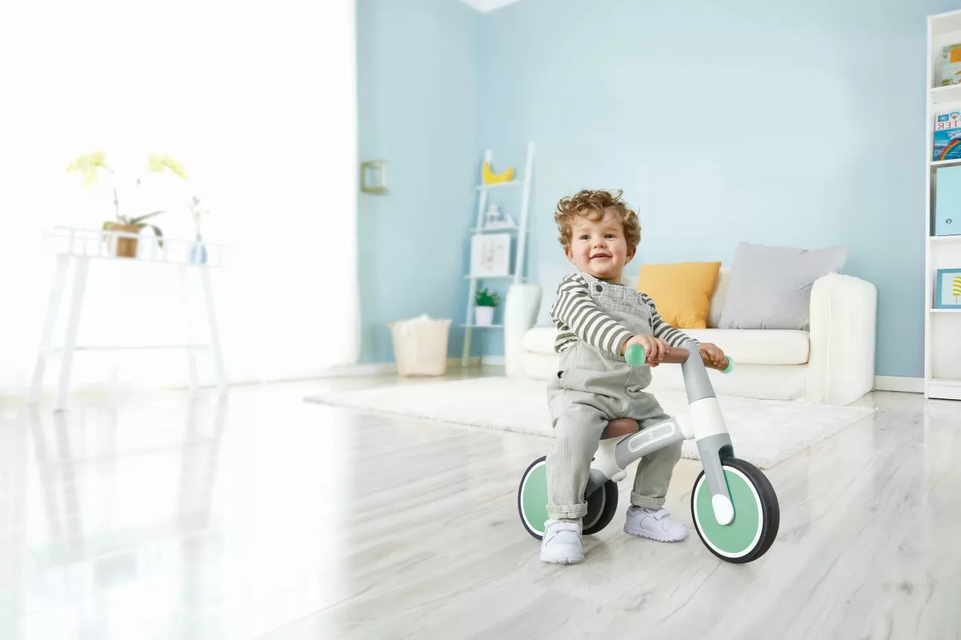 Hape zöld háromkerekű futóbicikli