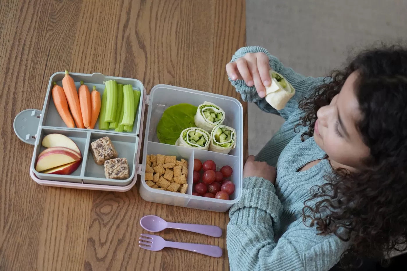 Cutie pranz bento 2 nivele cu tacamuri melii roz mov gri