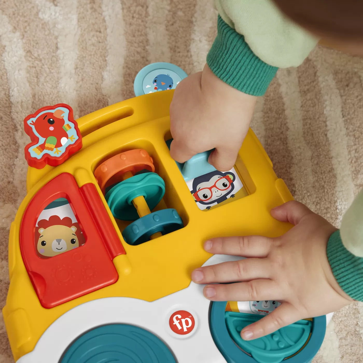 Fisher Price Állatbarátok Aktivitásközpont kisautó