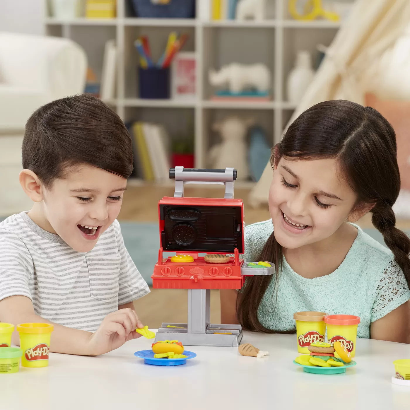 Play-Doh grillsütő készlet formákkal és pecsétekkel