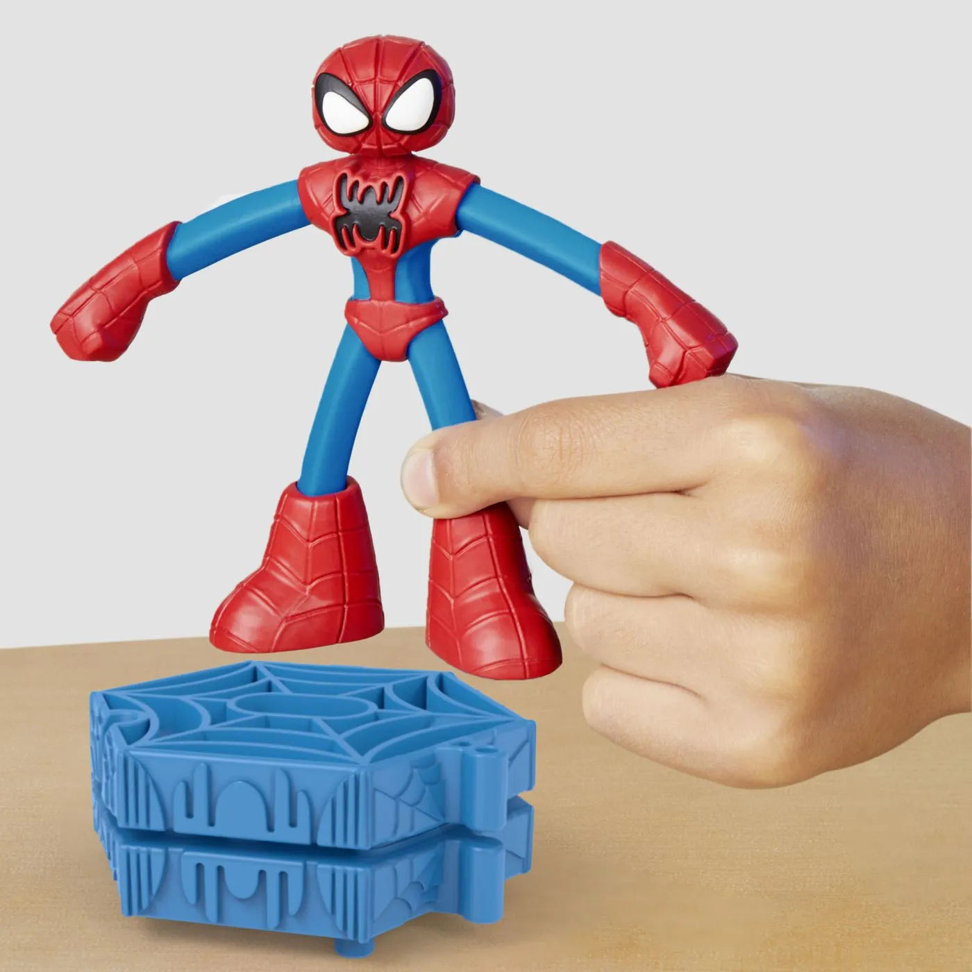 Play-Doh Marvel flexibilis figura kiegészítőkkel Pókember 10cm