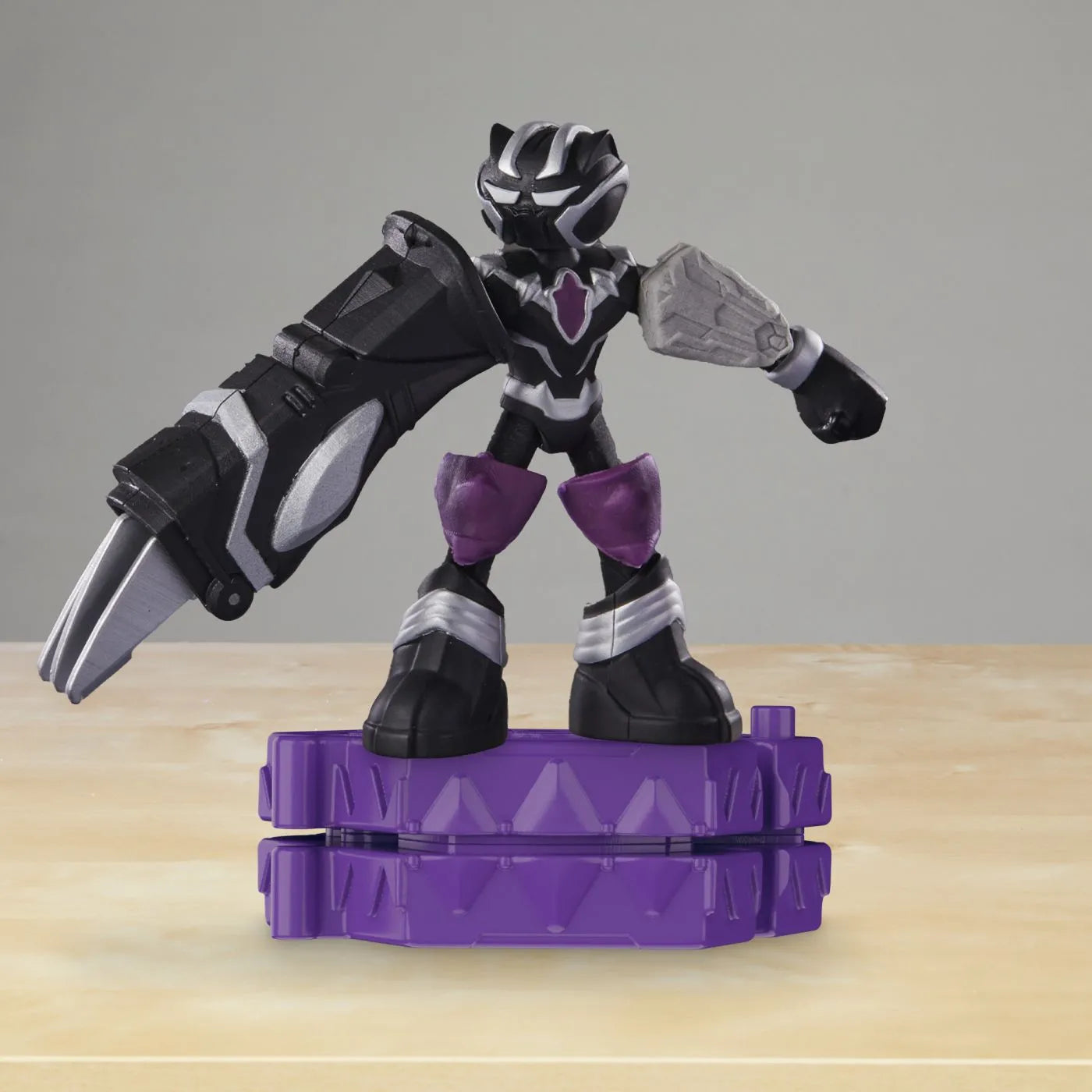 Play-Doh Marvel flexibilis figura kiegészítőkkel Fekete Párduc 10cm