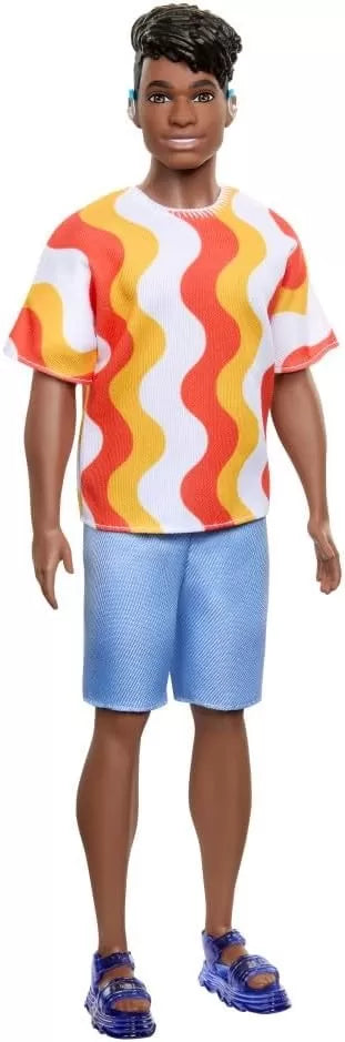 Barbie papusa baiat fashionistas cu tricou cu dungi albe si portocalii si aparate auditive