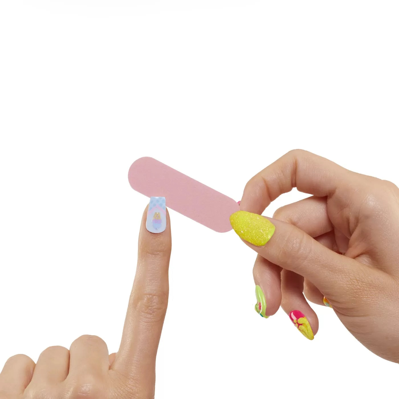 L.o.l. surprise! omg sweet nails candylicious sprinkles shop set papusa cu accesorii