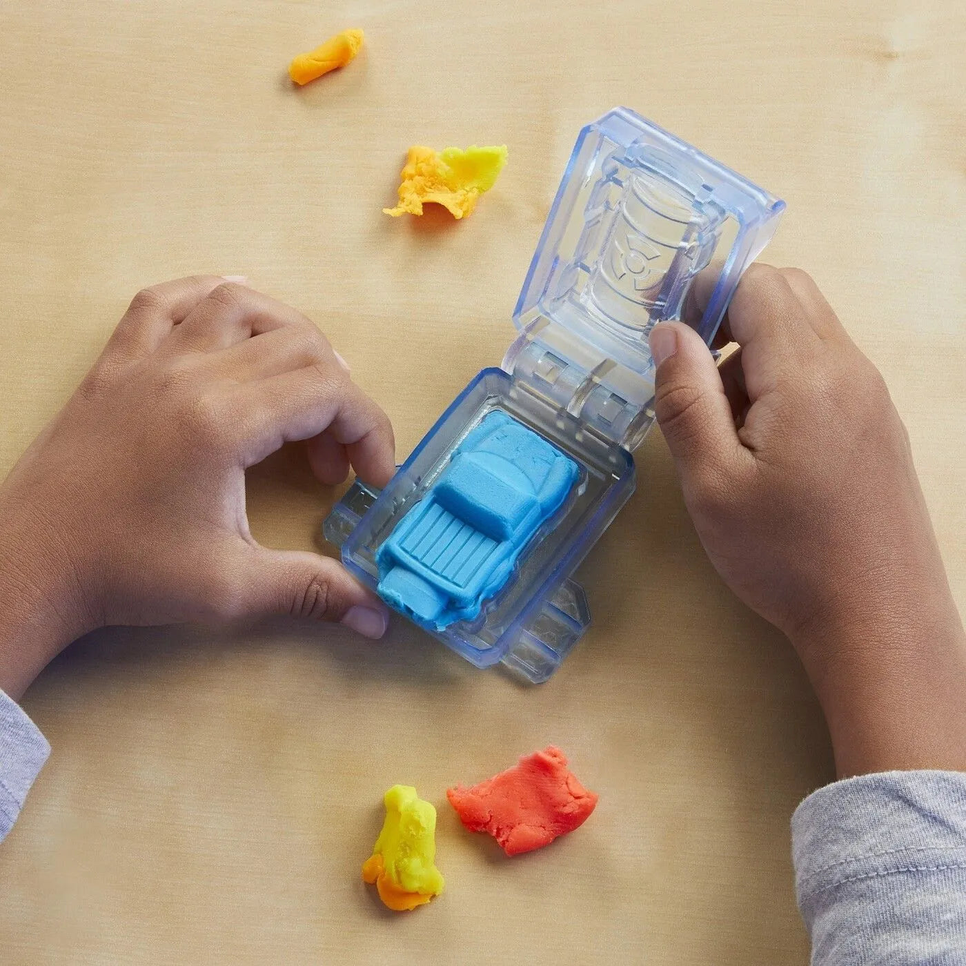 Play-Doh Marvel szett Hulk megüt és összetör