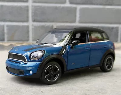 Kék Mini Cooper fém autó, 1-től 24-ig terjedő méretarány