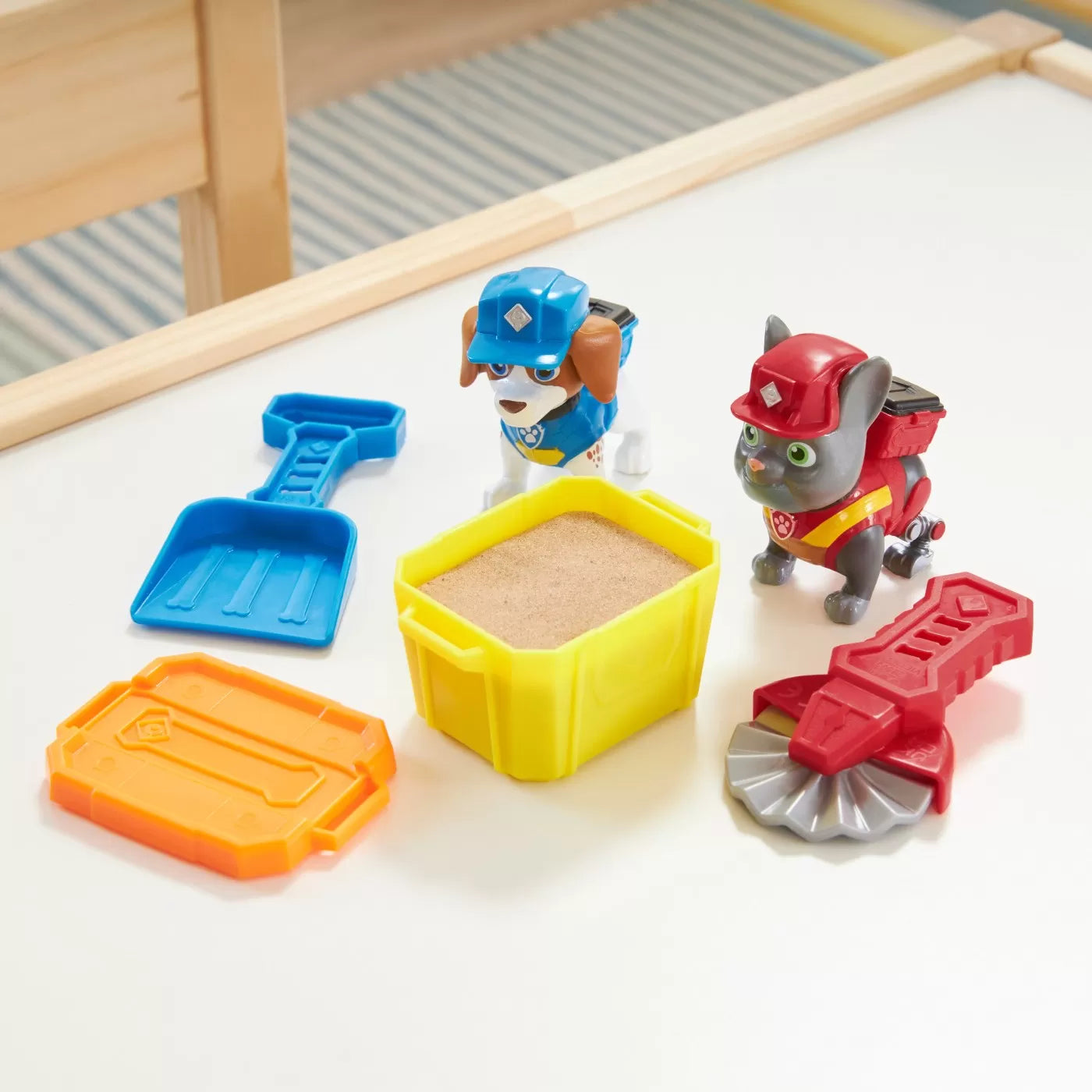 Patrula catelusilor echipa rubble set 2 figurine charger si wheeler