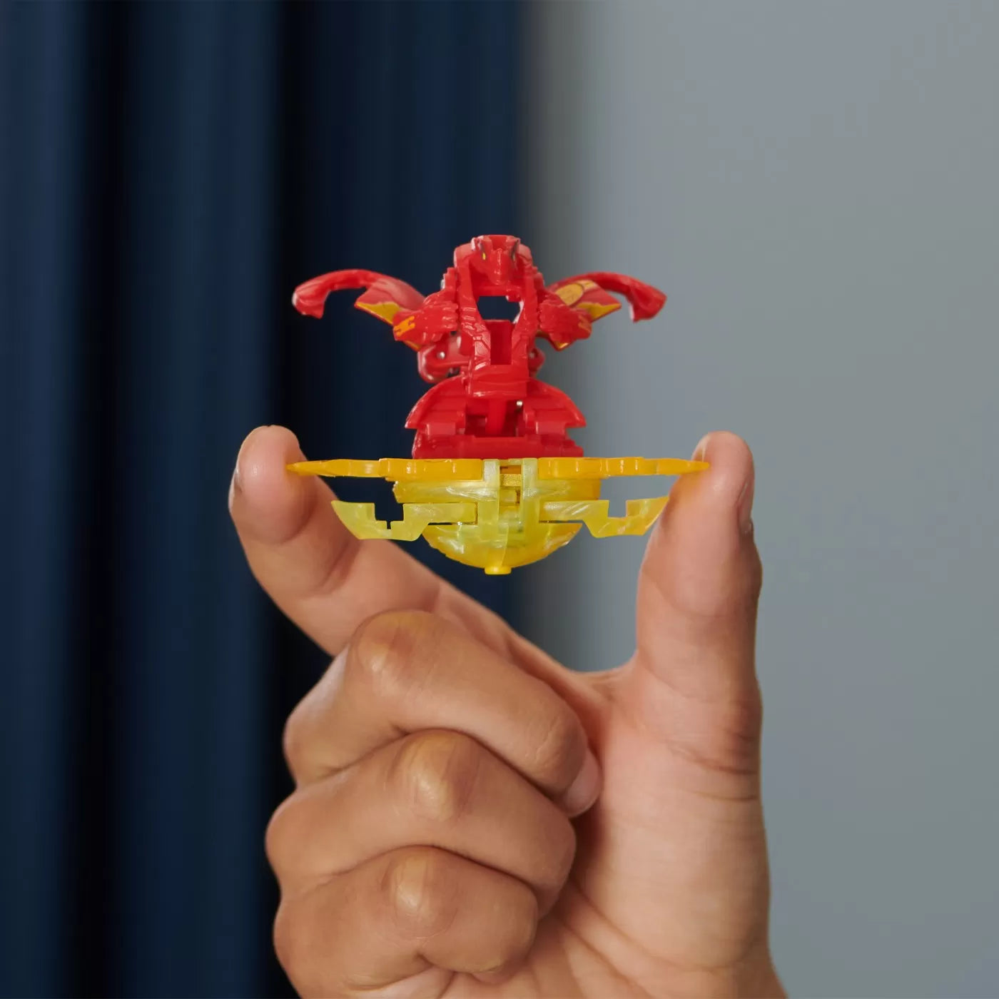 Bakugan különleges támadású dragonoidot állít be
