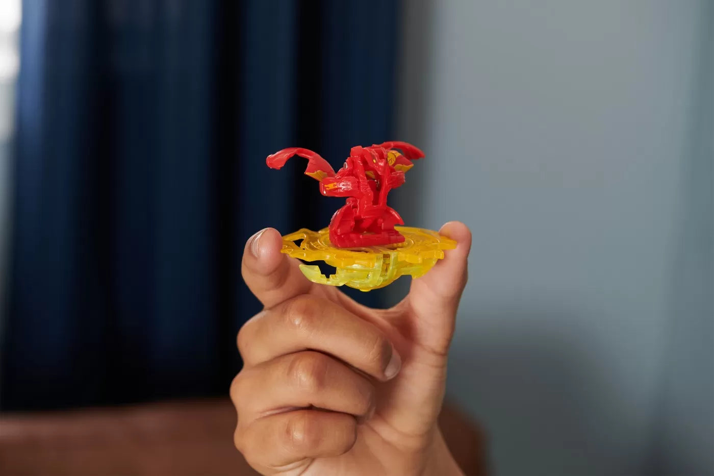Bakugan különleges támadású dragonoidot állít be