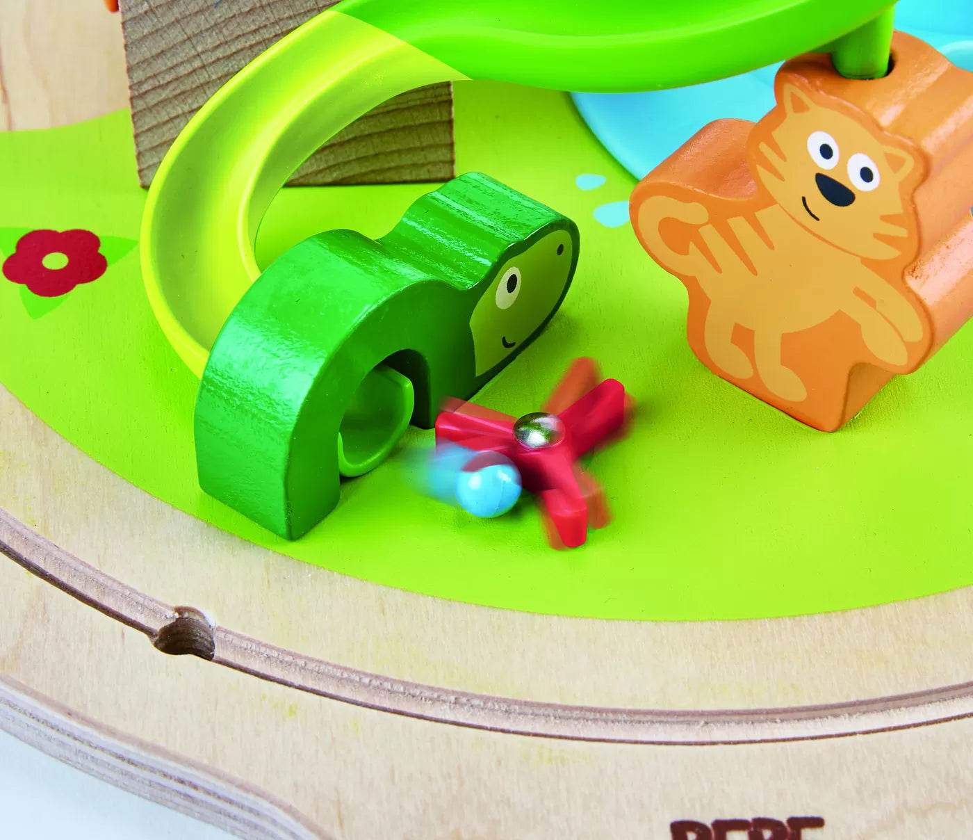 Hape mágneses labirintus színes golyókkal