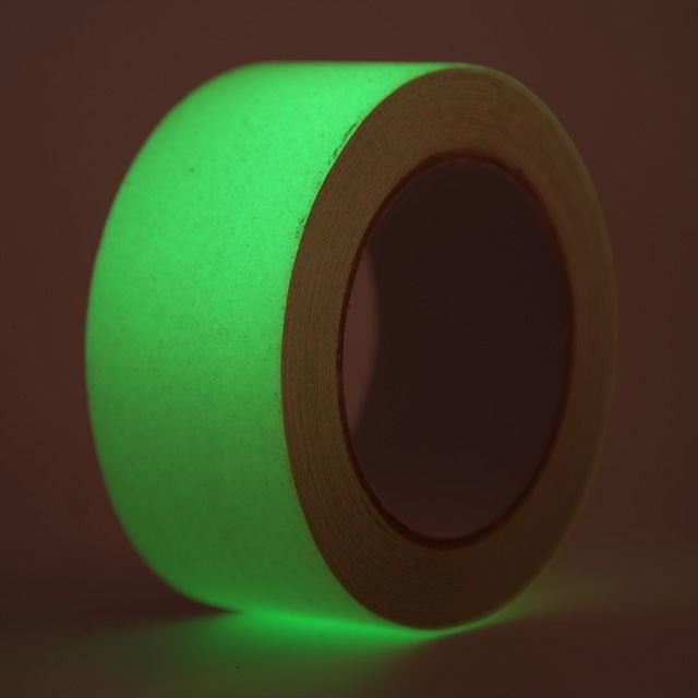 Luminous-anti-slip-tape-02_square_2191003b-4fc3-482c-b694-4749b2850355.jpg