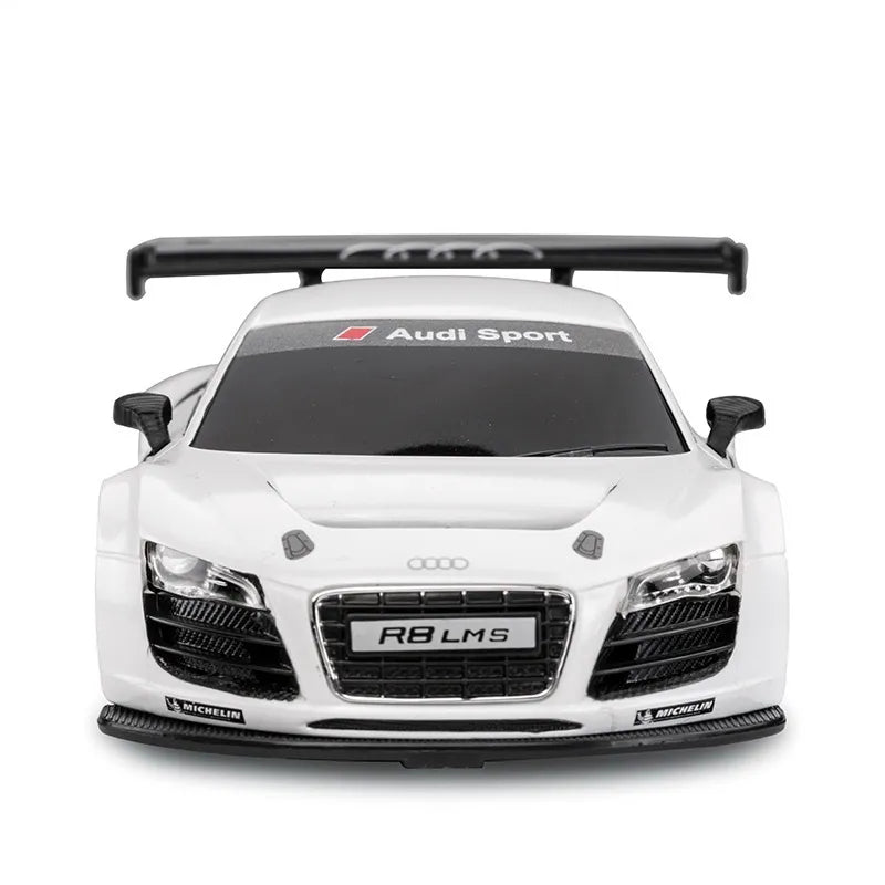 Audi R8 ezüst fémöntvény autó 1-24 méretarányban