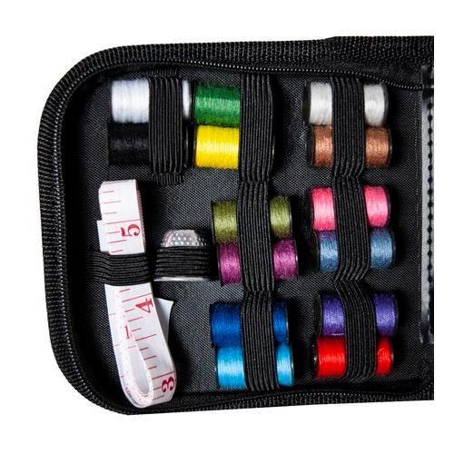 Trusa de croitorie, ace cusut, papiote diverse culori, foarfeca si accesorii, 70 piese